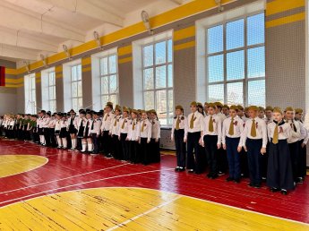 Смотр песни и строя учеников начальных классов