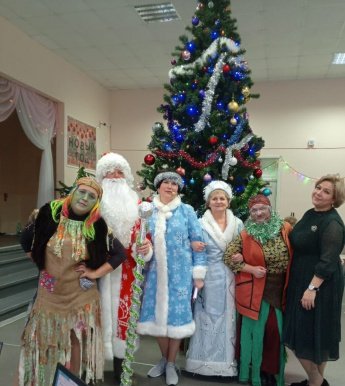 Новогодние праздники в МАОУ "СОШ" р.п. Теплая Гора
